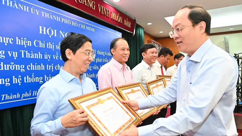 Đồng chí Nguyễn Hồ Hải: Đào tạo, bồi dưỡng lý luận chính trị cho phóng viên, biên tập viên là nhiệm vụ rất quan trọng và cấp thiết