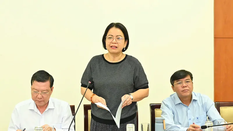 Tinh gọn bộ máy nhưng không để gián đoạn cung cấp dịch vụ công