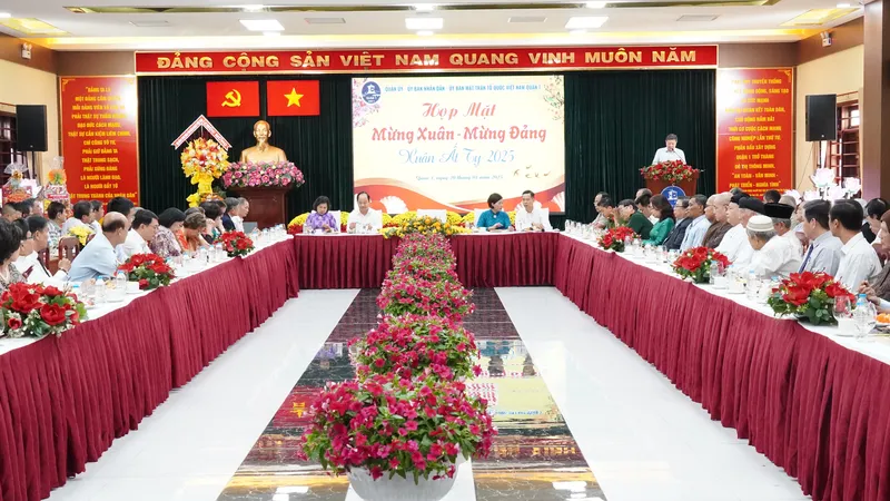 Quận 1 họp mặt "Mừng xuân - mừng Đảng" năm 2025
