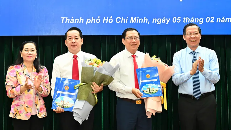 TPHCM trao quyết định phê chuẩn chức danh Chủ tịch HĐND và Phó Chủ tịch UBND TP Thủ Đức