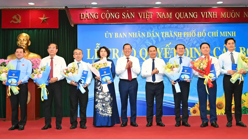TPHCM trao quyết định lãnh đạo chủ chốt 7 sở vừa thành lập