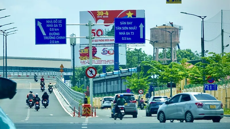 Tăng cường hệ thống biển báo vào nhà ga T3 Sân bay Tân Sơn Nhất