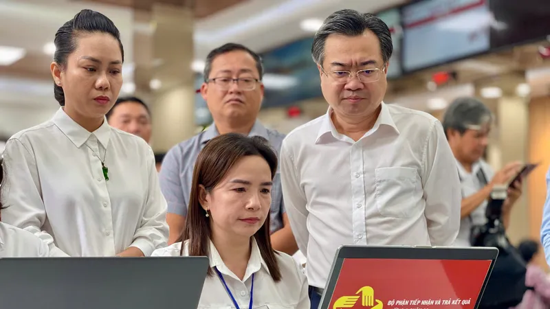 Thành ủy TPHCM yêu cầu ban hành kịp thời các nhiệm vụ phân cấp, phân quyền cho cấp xã