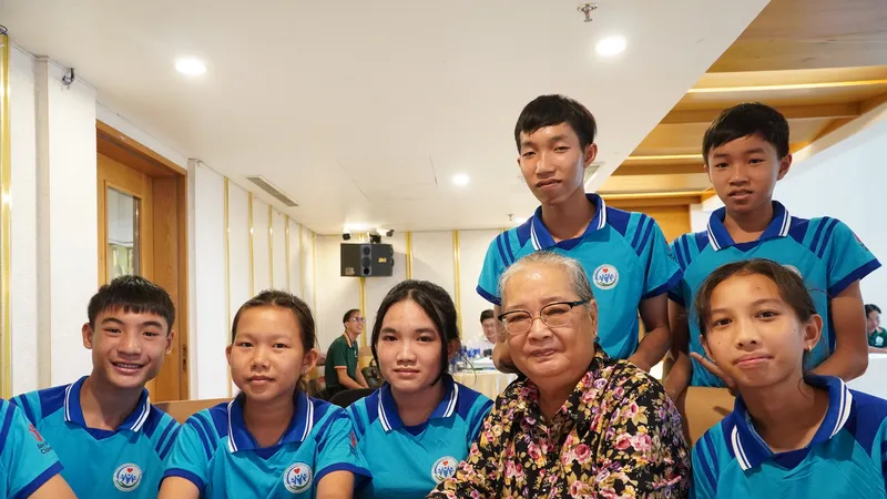 Chắp cánh cho trẻ em ở các lớp học tình thương 