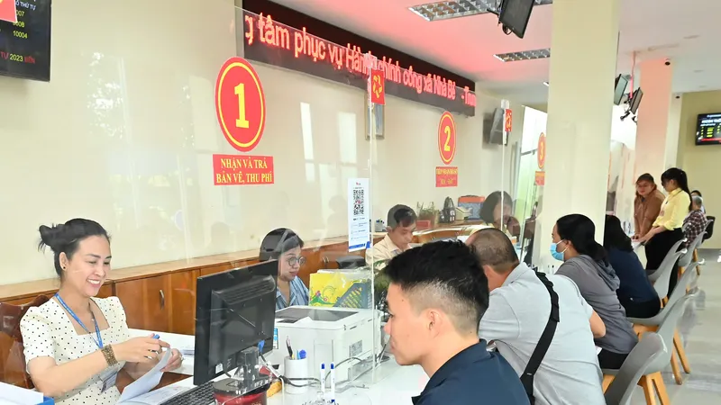 TPHCM: Phân cấp, ủy quyền một số nội dung về tuyển dụng, sử dụng cán bộ, công chức