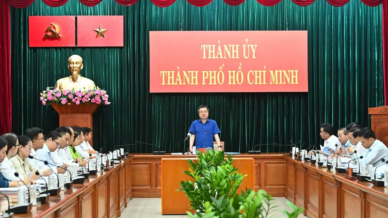 Thành ủy TPHCM điều chỉnh nội dung lấy ý kiến góp ý các văn kiện đại hội