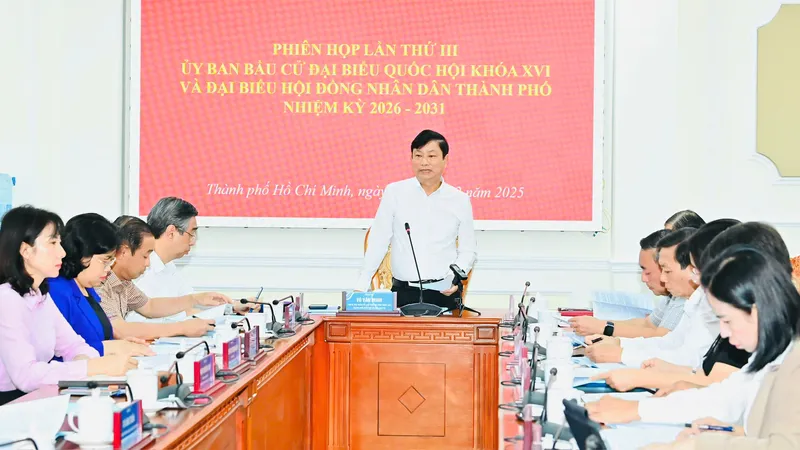 Ủy ban bầu cử TPHCM họp phiên thứ 3. Ảnh VIỆT DŨNG