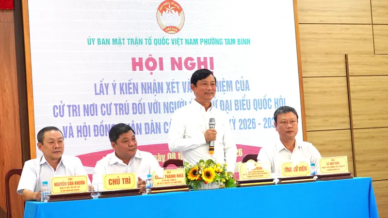 Đồng chí Võ Văn Minh phát biểu tại hội nghị