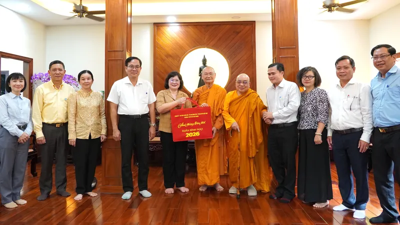 Lãnh đạo TPHCM thăm, chúc tết Hòa thượng Viên Minh, Hòa thượng Hộ Chánh