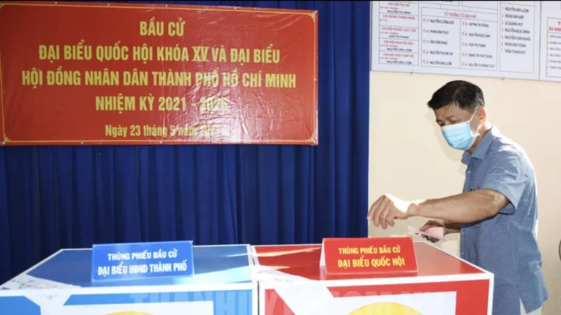 TPHCM thống nhất dùng giấy màu in thẻ cử tri