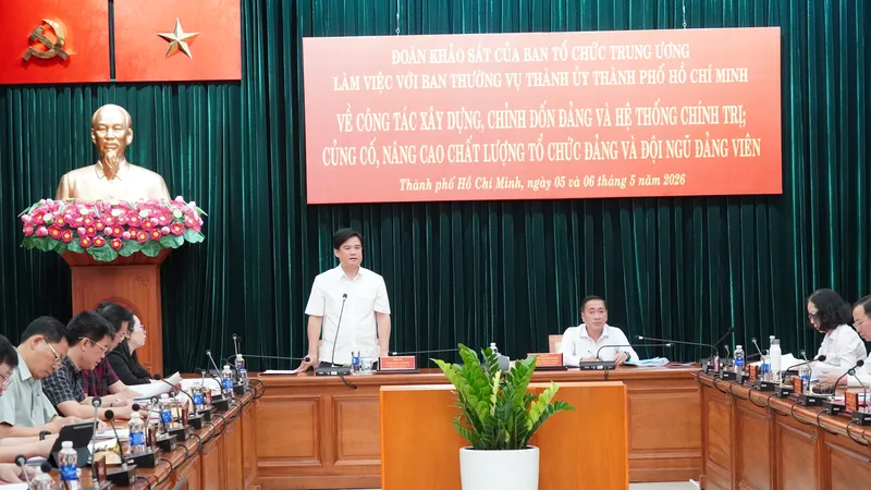 Các đại biểu dự buổi khảo sát