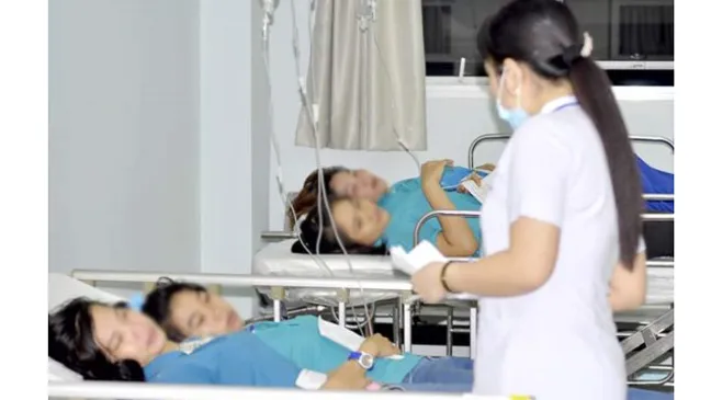 Điều tra làm rõ vụ 26 công nhân bị ngộ độc thực phẩm tại Hóc Môn