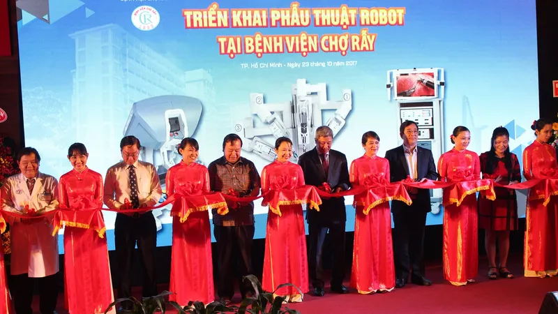 Đây là bệnh viện thứ 3 tại Việt Nam tiến hành ứng dụng robot trong phẫu thuật