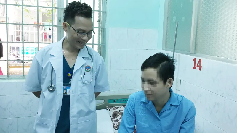 Chuyển máy lọc máu hơn 600km xuyên đêm cấp cứu bệnh nhân bị nhiễm não mô cầu nặng