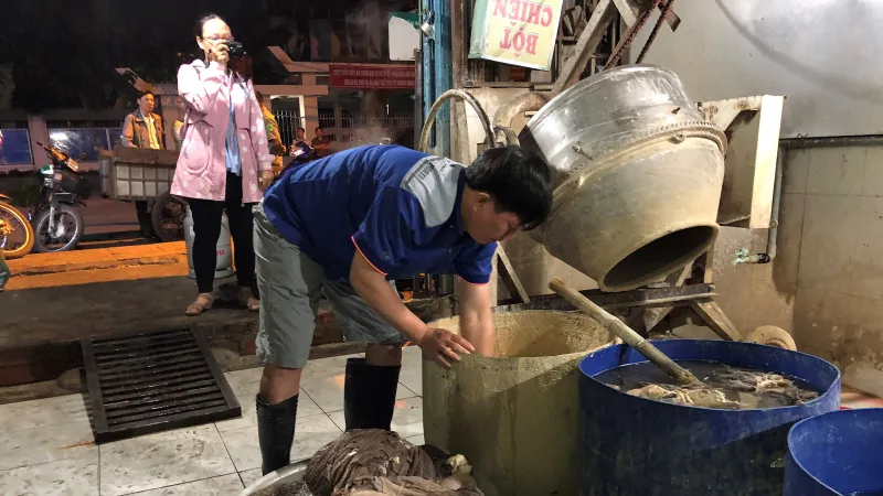 Kiểm tra đột xuất cơ sở kinh doanh phụ phẩm bò không rõ nguồn gốc