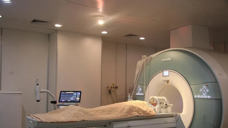 Bệnh nhân đã được gây mê và chuẩn bị chụp MRI
