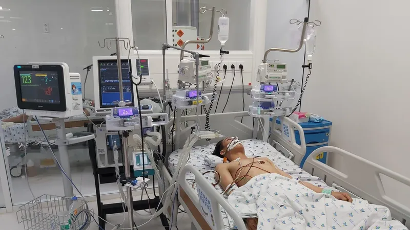 Hiện em K. đã cai máy thở, tỉnh táo, chức năng cơ quan cải thiện