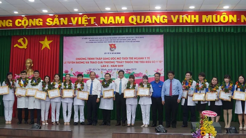 19 thầy thuốc trẻ được tuyên dương 