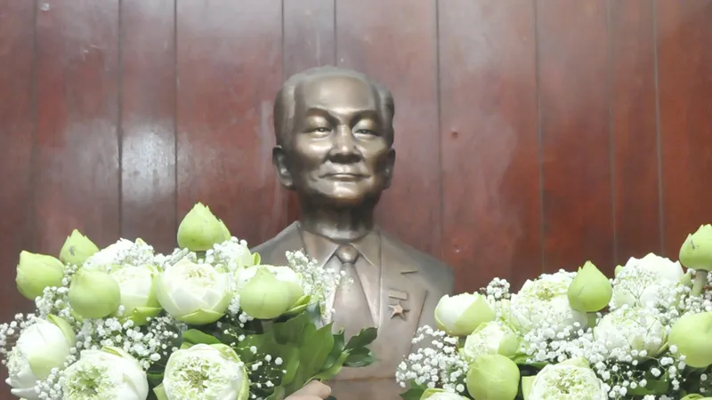 Giáo sư Nguyễn Thiện Thành - Người chiến sĩ, người thầy thuốc anh hùng