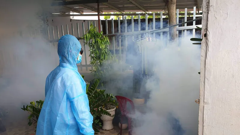  Khử khuẩn, khử trùng các trường học gần khách sạn có khách mắc virus Corona