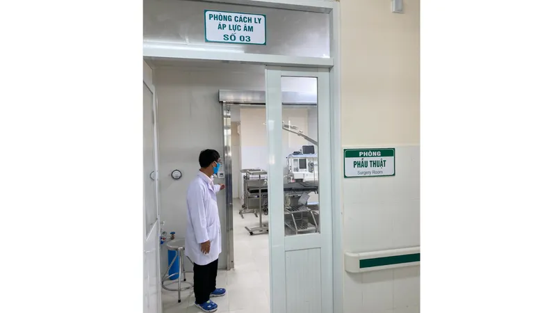 Phòng cách ly áp lực âm tại Bệnh viện điều trị Covid-19 Cần Giờ