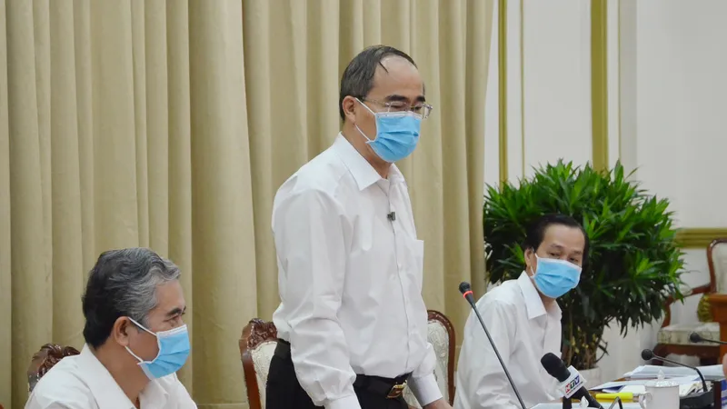 Bí thư Thành ủy TPHCM Nguyễn Thiện Nhân phát biểu chỉ đạo tại cuộc họp