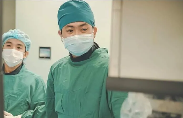 Các bác sĩ đang xử lý túi phình mạch não tránh nguy cơ vỡ, xuất huyết và đột quỵ lần nữa