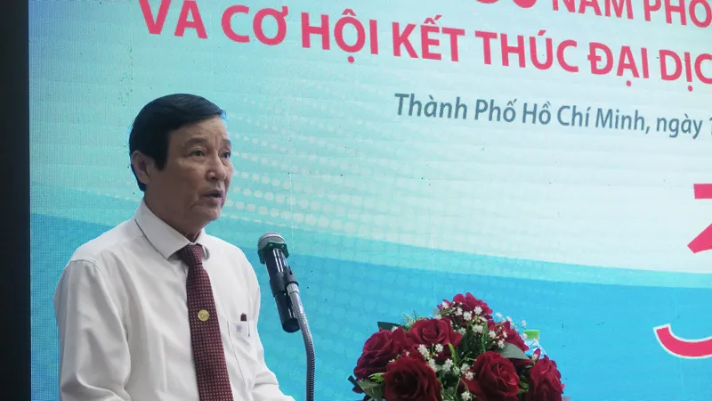 Bác sĩ Nguyễn Hữu Hưng, Phó Giám đốc Sở Y tế TPHCM phát biểu tại hội nghị