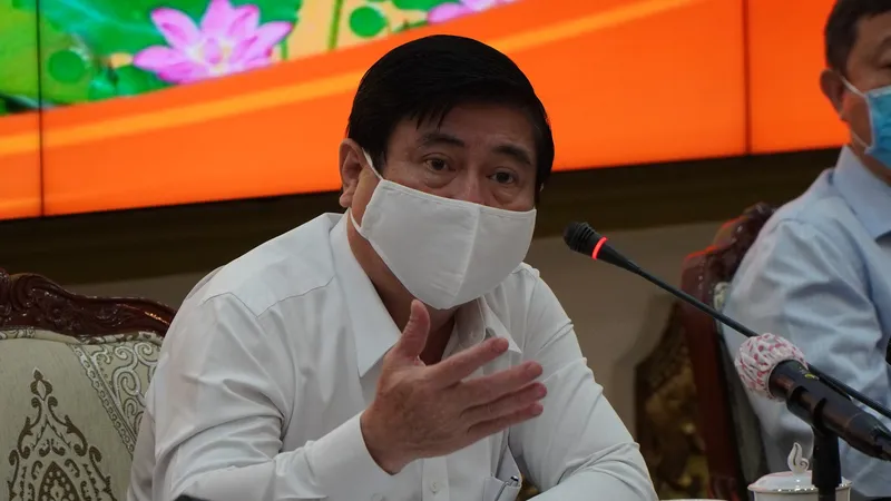 Đồng chí Nguyễn Thành Phong phát biểu chỉ đạo tại cuộc họp