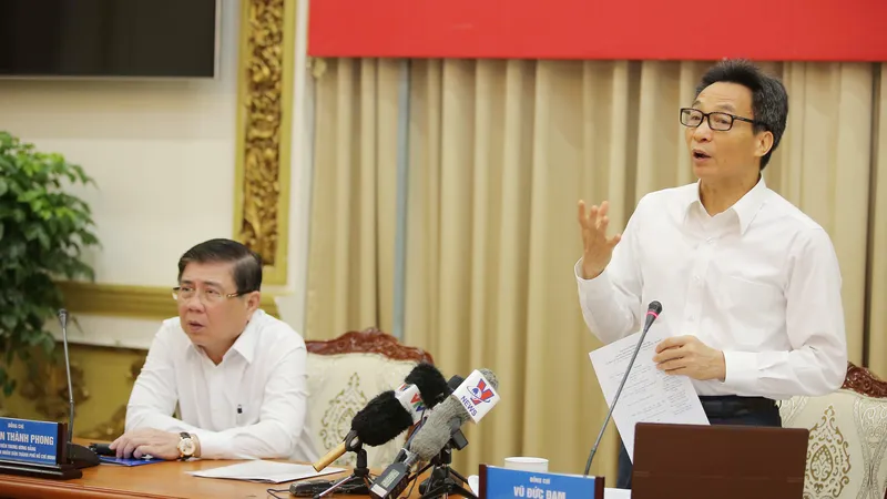 Có chế tài mạnh mẽ, cần thiết phải truy tố người nhập cảnh trái phép