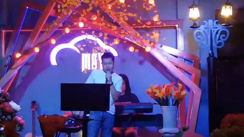 Phòng trà, sân khấu ca nhạc, sân khấu kịch, rạp chiếu phim, hát với nhau... phải tạm dừng hoạt động từ 18 giờ ngày 3-5 