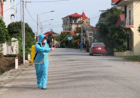 Trung tâm Y tế quận 11 lấy mẫu xét nghiệm giám sát trong cộng đồng