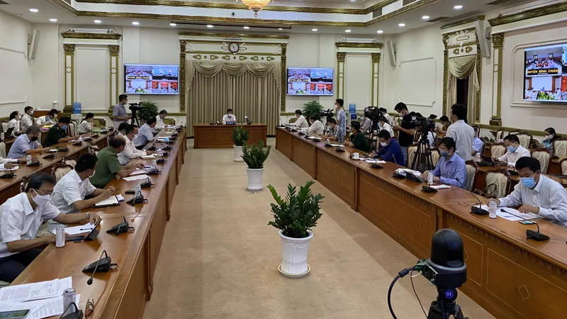 TPHCM: Áp dụng nghiêm các biện pháp khoanh vùng, truy vết, không để dịch bệnh lây lan