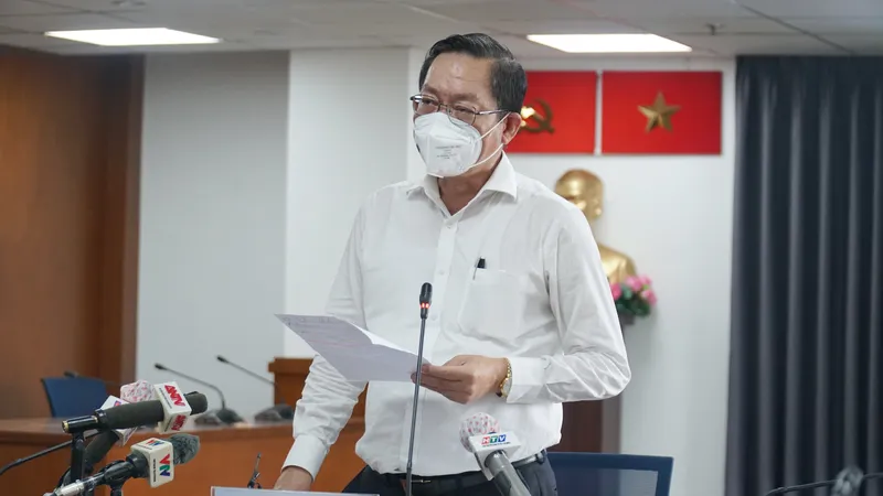 GS-TS Nguyễn Tấn Bỉnh thông tin tại buổi họp báo