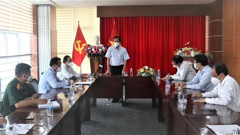 Phó Bí thư Thường trực Thành ủy Phan Văn Mãi phát biểu tại buổi làm việc
