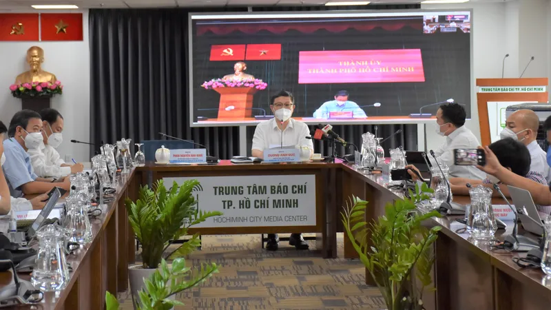 Phó Chủ tịch UBND TPHCM Dương Anh Đức chủ trì buổi họp báo tại điểm cầu Trung tâm báo chí