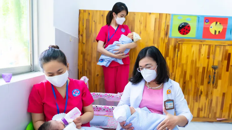 TPHCM: Khánh thành trung tâm chăm sóc trẻ sơ sinh có mẹ mắc Covid-19