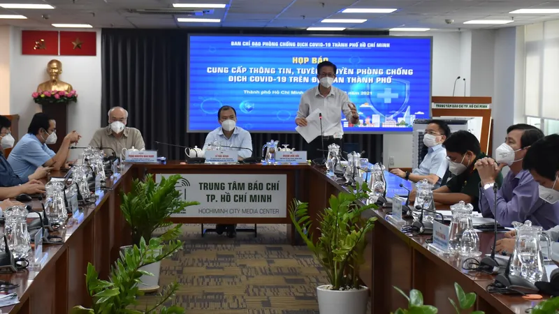 Phó Ban Chỉ đạo phòng chống dịch Covid-19 TPHCM Phạm Đức Hải thông tin tại buổi họp báo