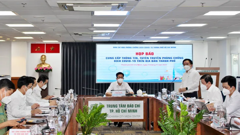  Phó trưởng Ban Chỉ đạo phòng chống dịch Covid-19 TPHCM Phạm Đức Hải chủ trì buổi họp báo