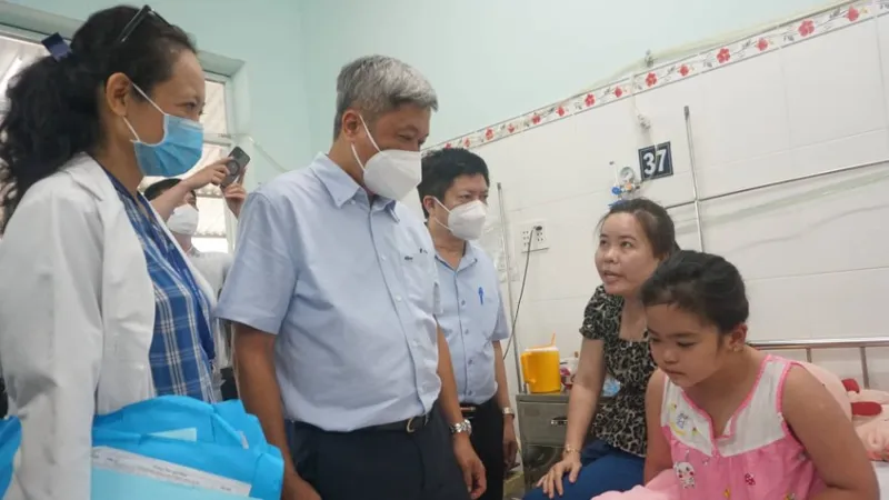Dịch sốt xuất huyết diễn biến phức tạp, khả năng bùng phát trên diện rộng
