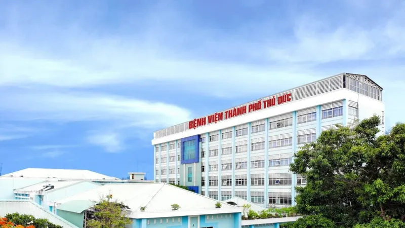 Vụ bác sĩ trốn việc để làm phòng khám tư: Bệnh viện sẽ xem xét và có biện pháp xử lý phù hợp ​