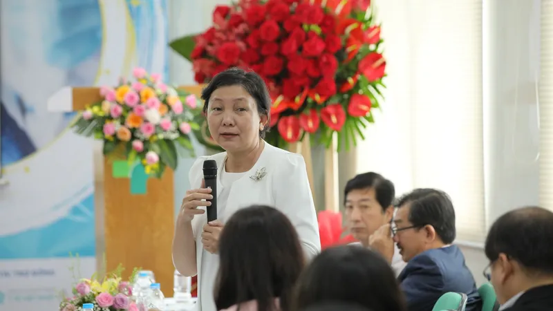 PGS-TS Phạm Thị Ngọc Thảo, Phó Giám đốc Bệnh viện Chợ Rẫy chia sẻ tại hội nghị
