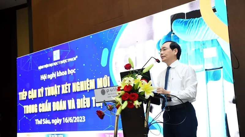 GS.TS.BS Trương Quang Bình phát biểu khai mạc hội nghị
