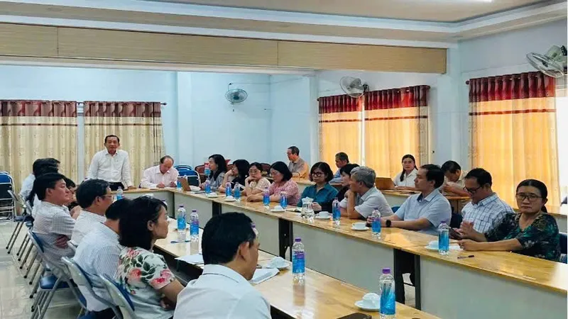 Lãnh đạo Sở Y tế TPHCM cùng các chuyên gia và bệnh viện tham dự Hội thảo về phương pháp lọc máu, lọc huyết tương trong điều trị rối loạn lipid máu 