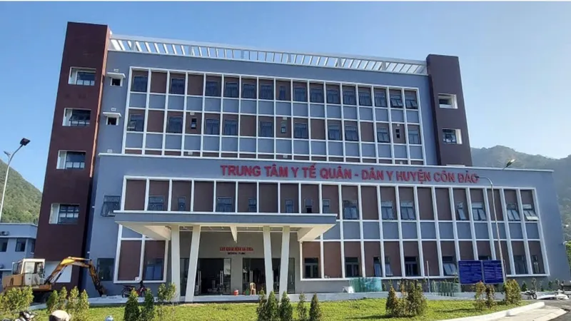 Trung tâm y tế Quân – Dân Y đặc khu Côn Đảo trực thuộc Sở Y tế TPHCM mới kể từ ngày 1-7, sẽ sớm tiếp nhận hỗ trợ nhân lực y tế chuyên khoa từ các bệnh viện đa khoa, chuyên khoa của TPHCM 