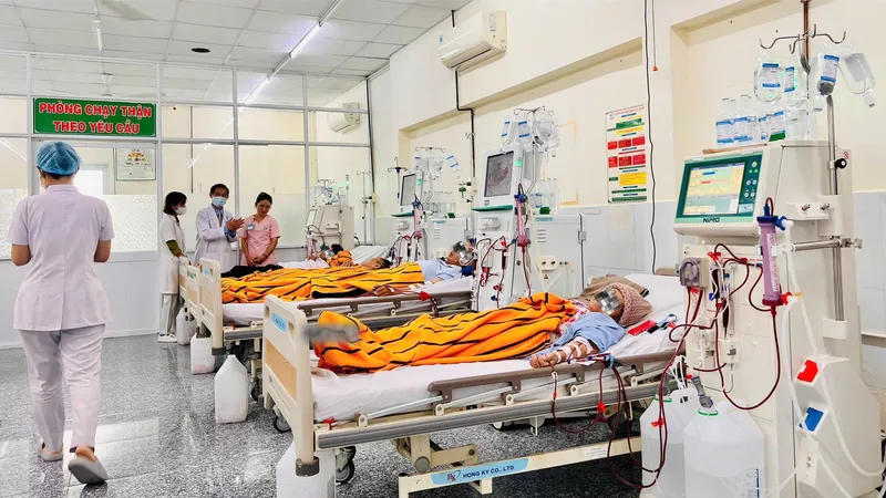 Người bệnh chạy thận nhân tạo tại Bệnh viện Lê Văn Việt (TPHCM)
