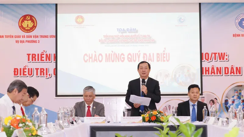 Đồng chí Huỳnh Thành Đạt, Ủy viên Trung ương Đảng, Phó Trưởng Ban Tuyên giáo và Dân vận Trung ương phát biểu tại tọa đàm