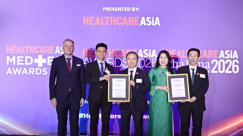 Hệ thống Bệnh viện Mắt Sài Gòn đạt 2 giải thưởng ở hạng mục bệnh viện chuyên khoa của năm