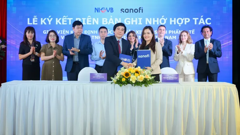 Toàn cảnh buổi ký kết