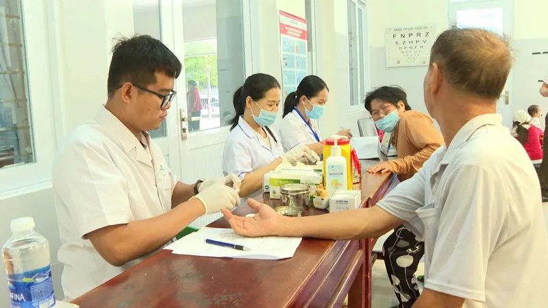 Xã Long Hải khám sàng lọc, tầm soát bệnh lý cho 200 lượt người 